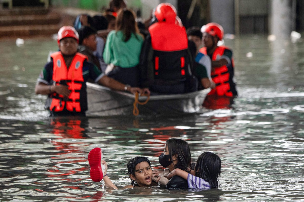 Tempestade Wipha causa mortes no Vietnã e cancela voos nas Filipinas