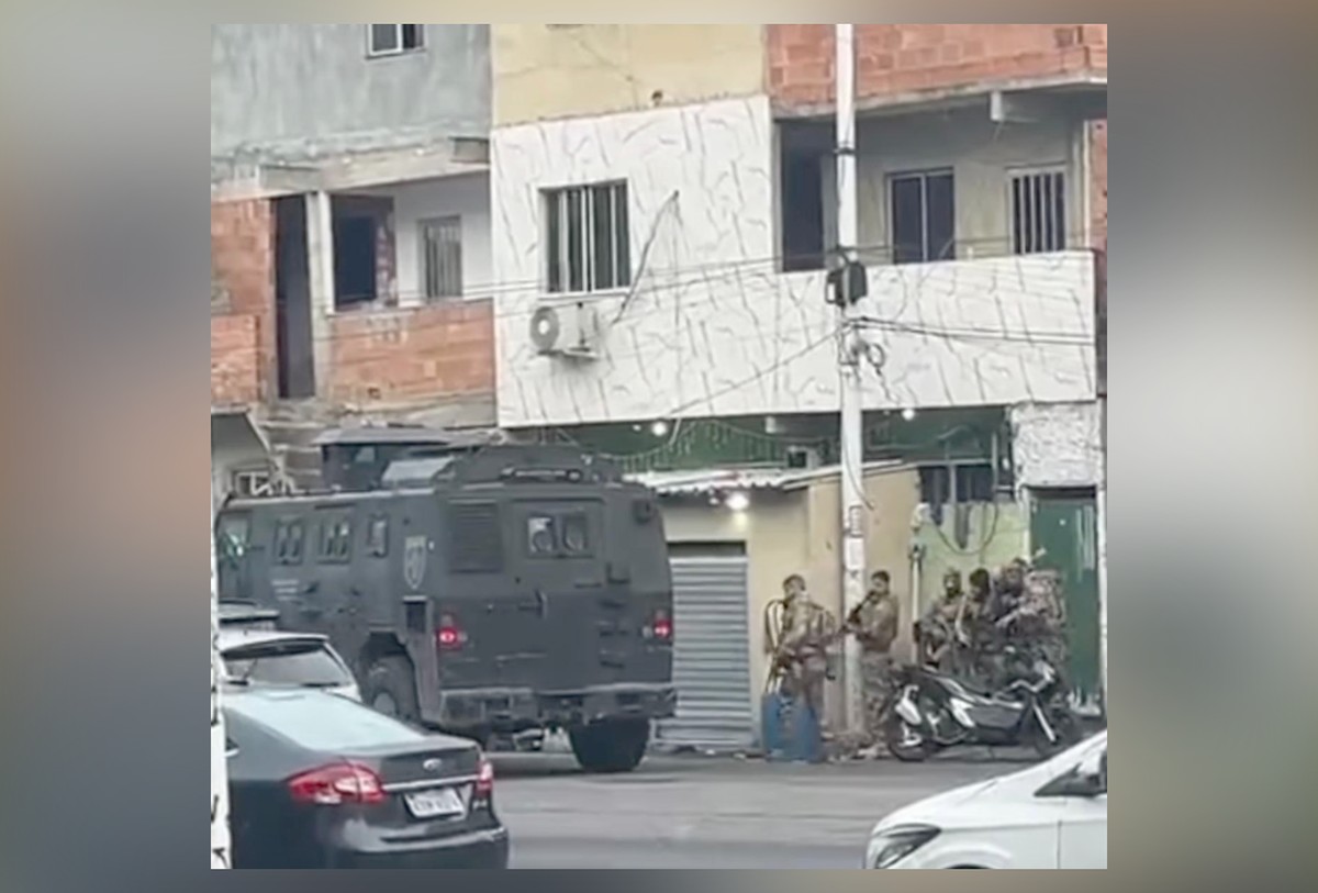 Tiroteio entre policiais e traficantes deixa dois feridos em Manguinhos