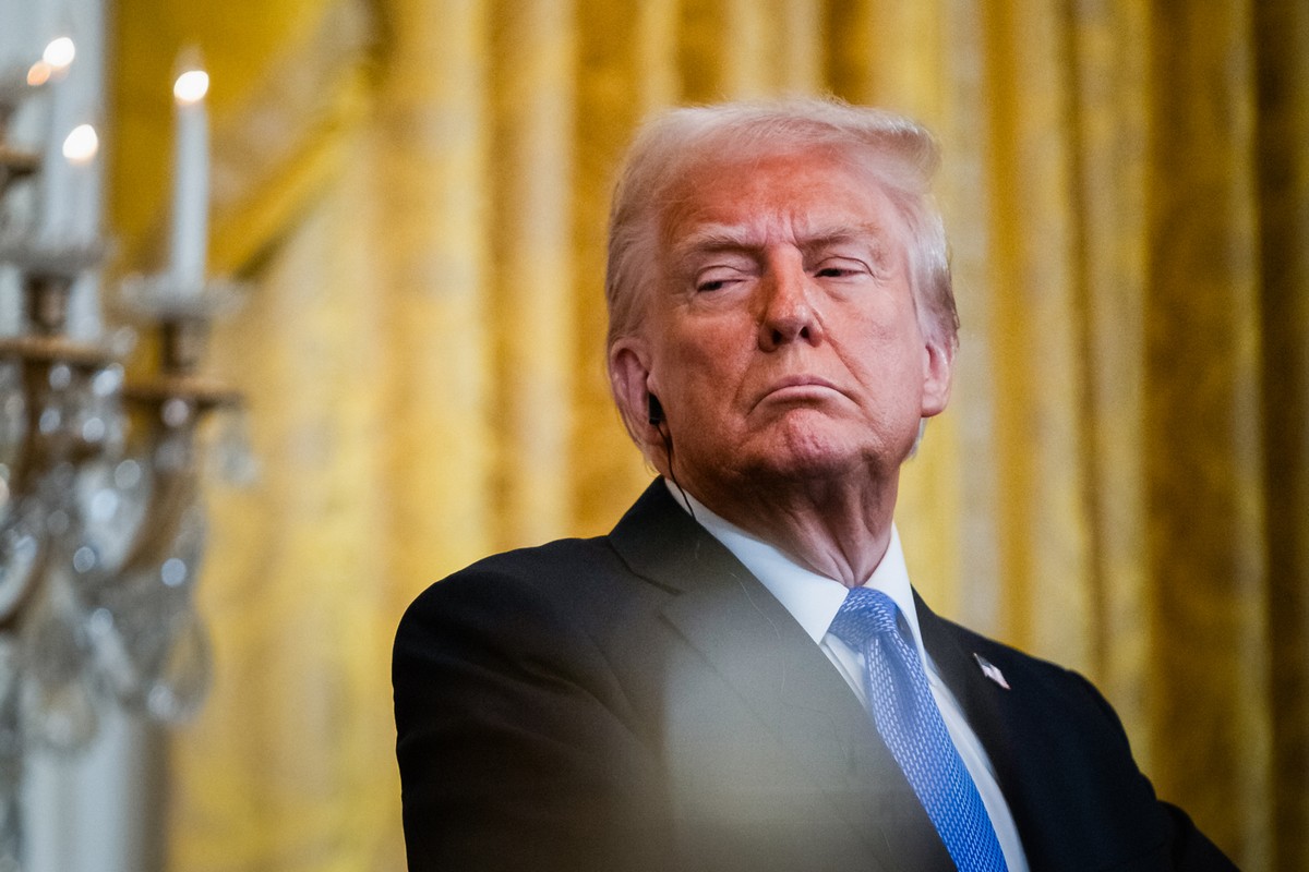 Donald Trump se reúne com o premiê japonês Shigeru Ishiba na Casa Branca, em 7 de fevereiro de 2025. Suas primeiras ações indicam mudanças ideológicas marcantes. (Foto: Cheriss May/The New York Times)