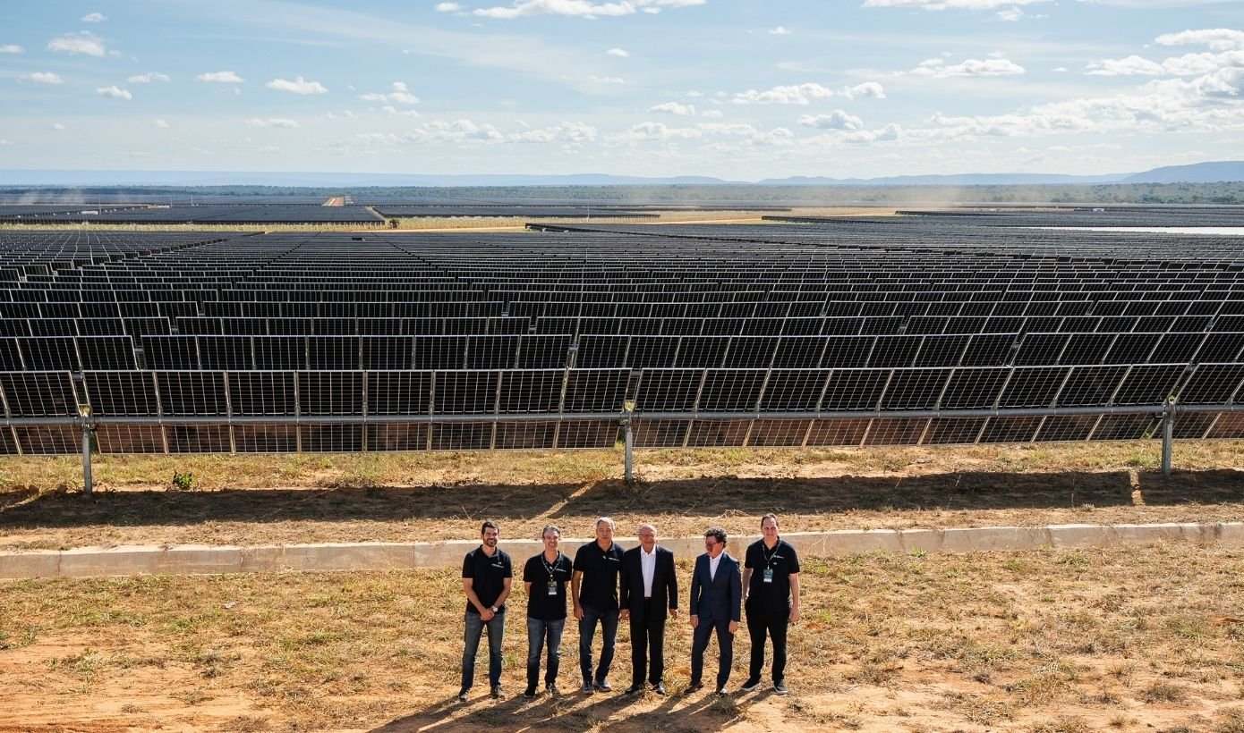Arinos inaugura Parque Solar que promete gerar três mil empregos e energia sustentável