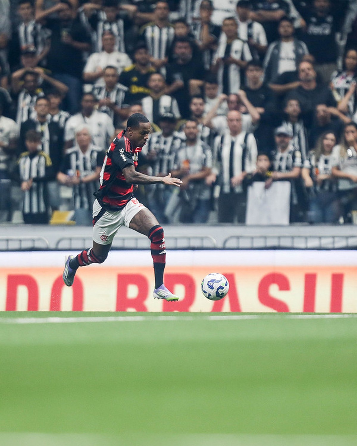 Flamengo apoia escolha de Filipe Luís e confirma Wallace Yan para cobranças de pênaltis