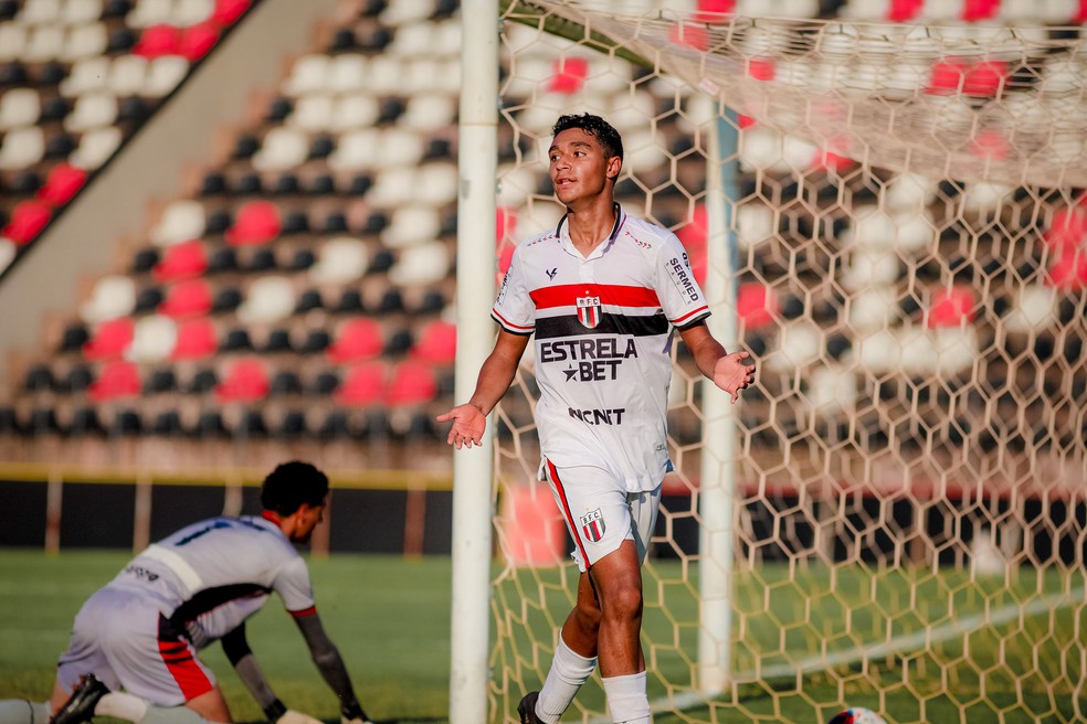 Pedro Severino, atacante do Botafogo, em jogo (Foto: Gabriel Cordeiro/Divulgação/Agência Botafogo)