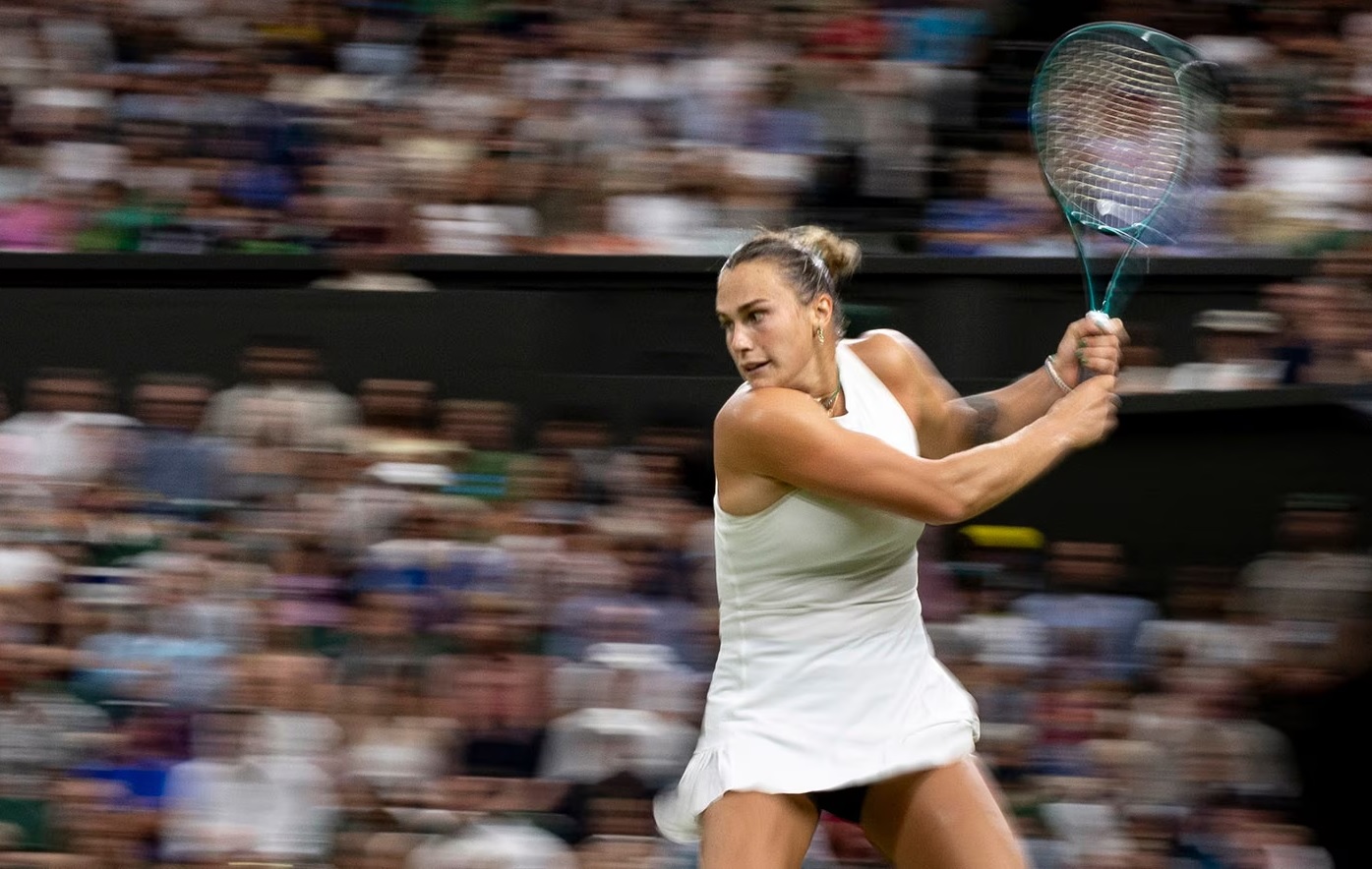 Sabalenka avança às quartas de final após vencer Mertens novamente