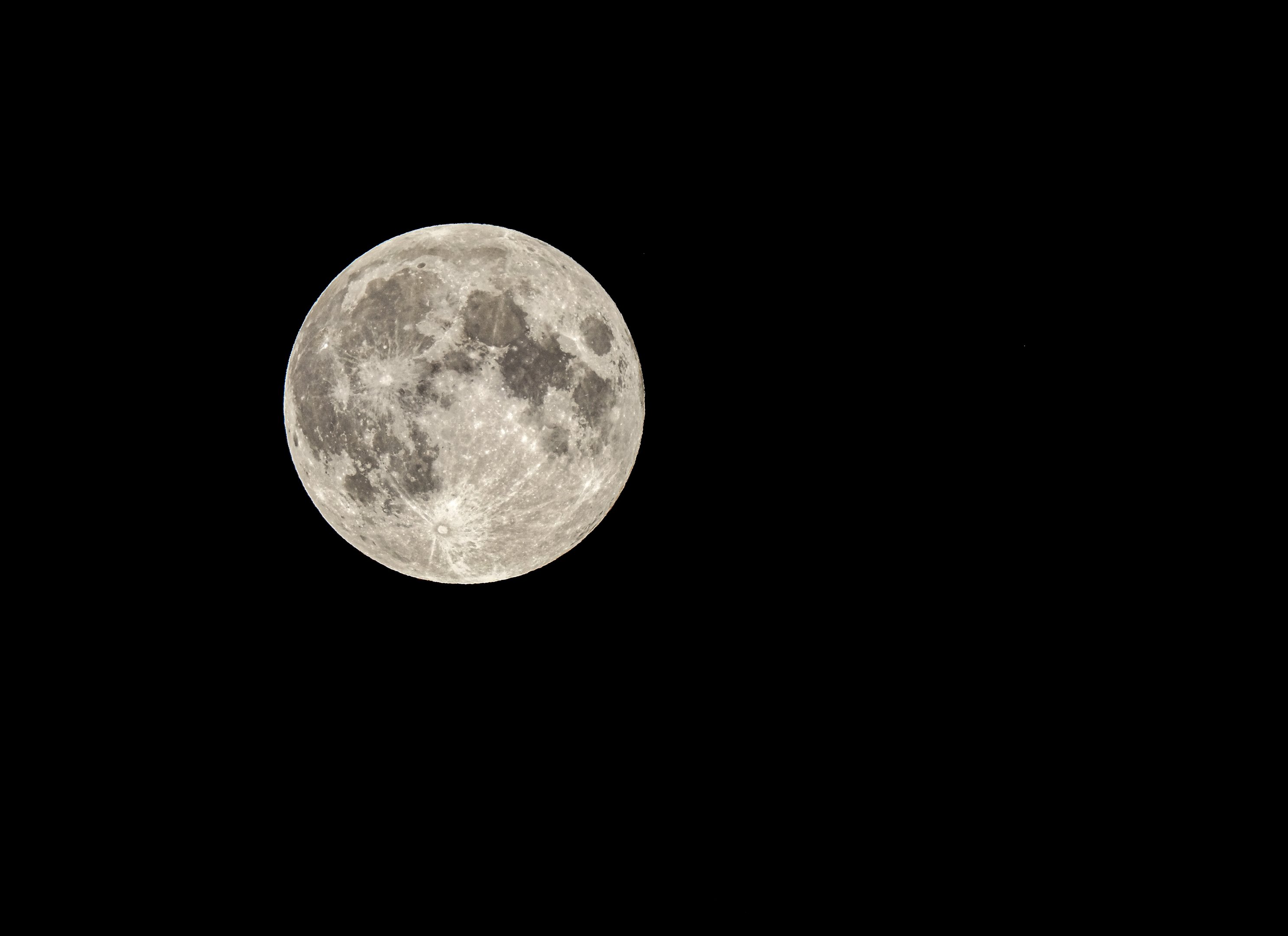 Fases da Lua em agosto de 2025: confira as datas e detalhes de cada etapa lunar