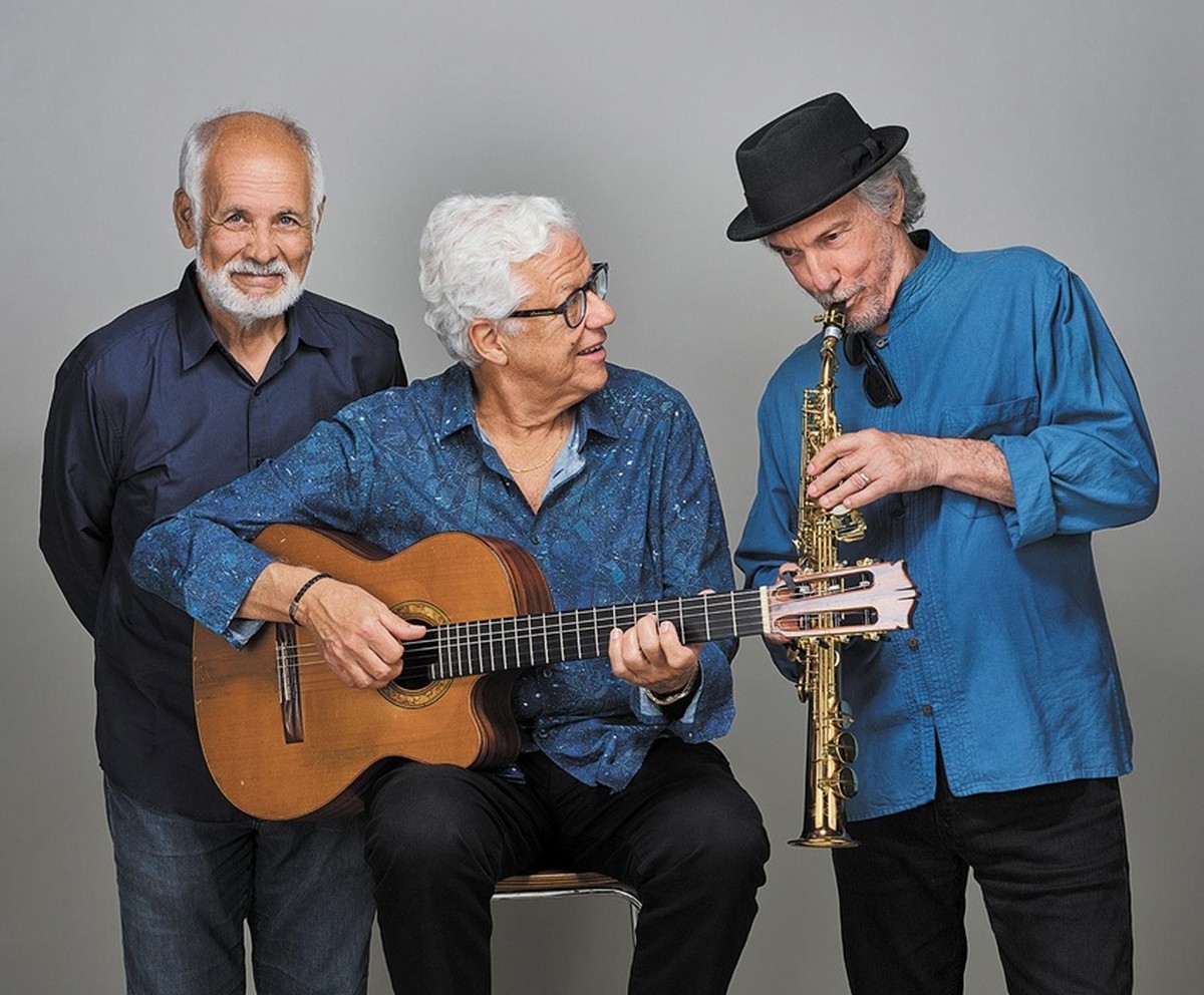 Cristovão Bastos, Romero Lubambo (centro) e Mauro Senise (à direita) lançam “Lembrando Garoto” (Foto: Divulgação/Nana Moraes)
