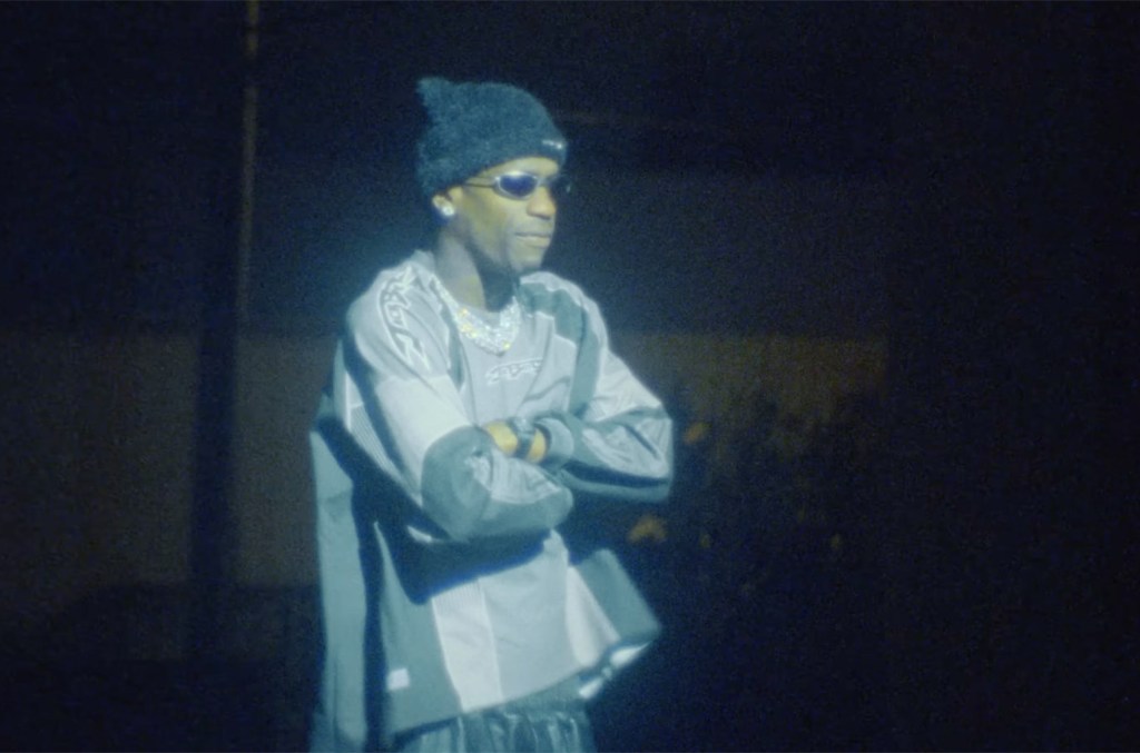 Travis Scott aumenta expectativa para 'JACKBOYS 2' com single '2000 Excursion'