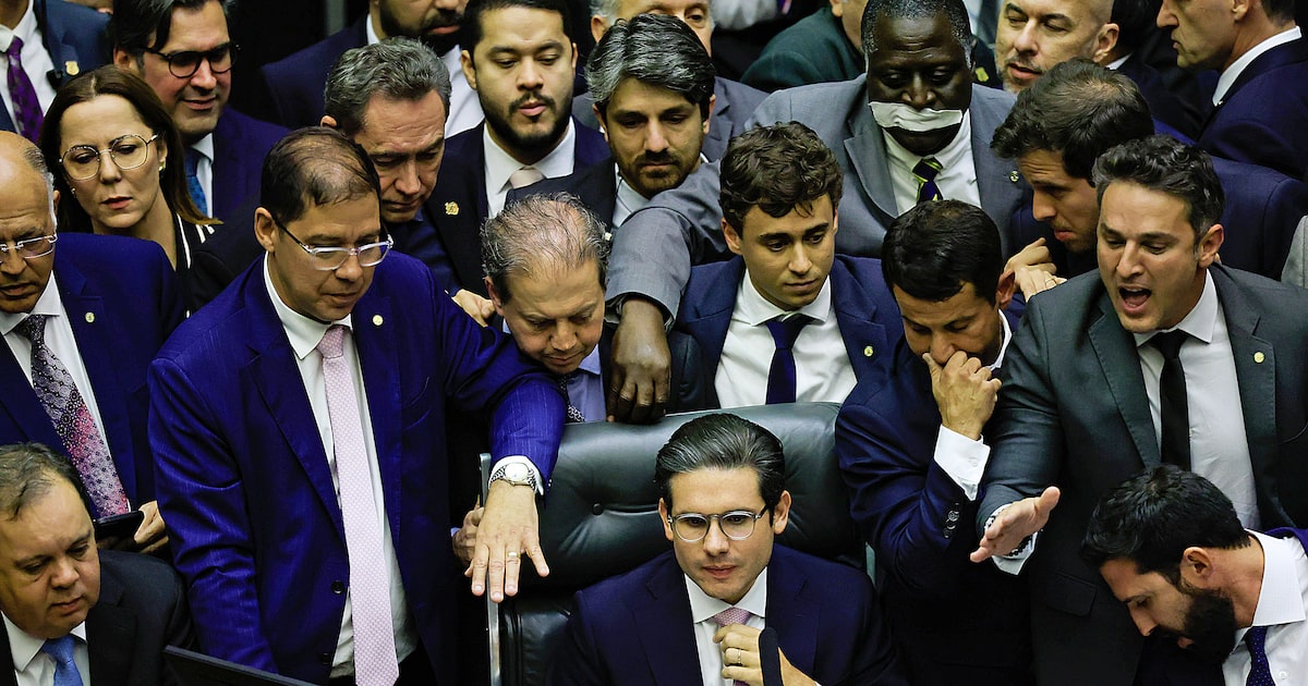 Planalto alerta para fragilidade de Hugo Motta após motim de apoiadores de Bolsonaro
