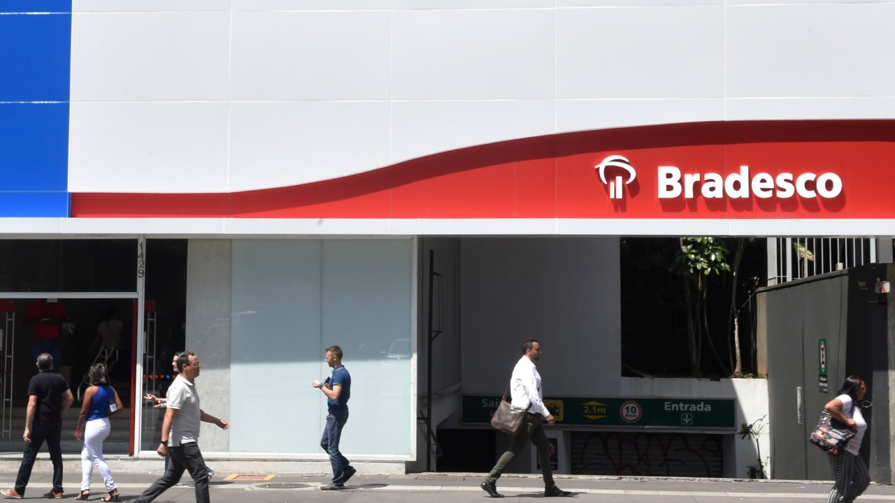 Bradesco anuncia pagamento bilionário de proventos a investidores até o mês fim