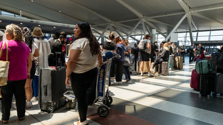 Complicações marcam viagens de verão para companhias aéreas