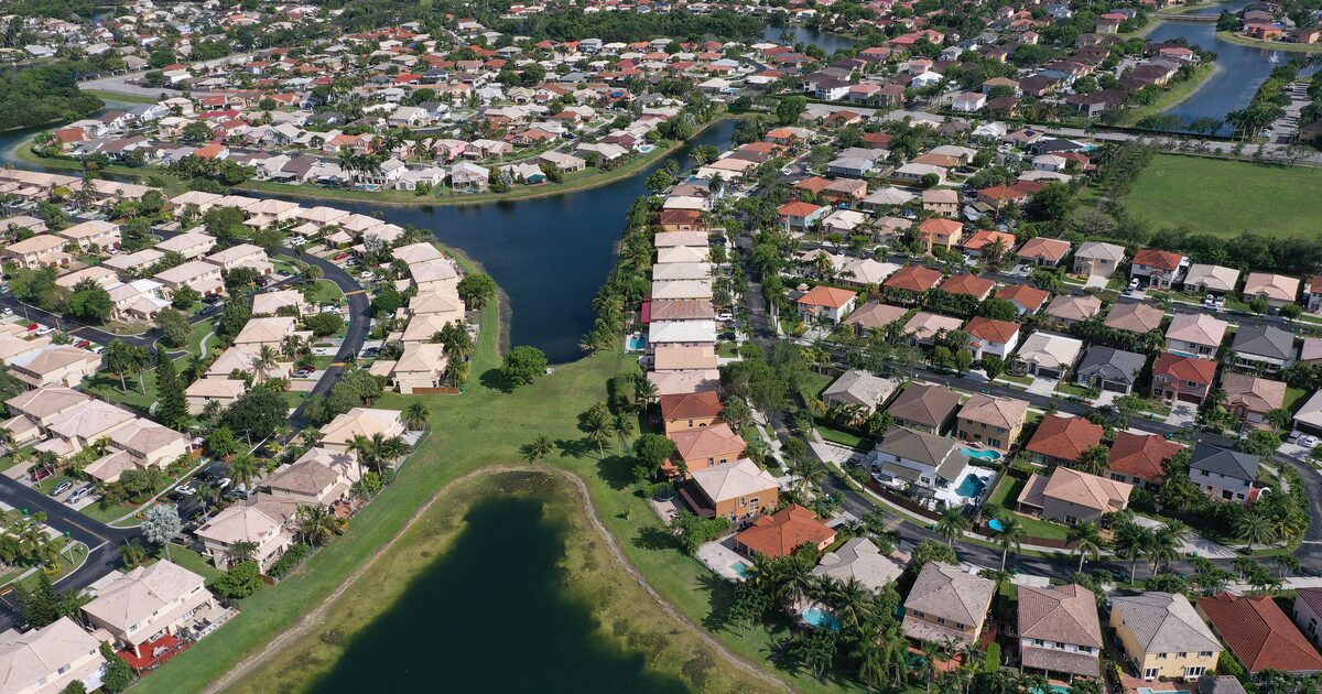 Dados indicam uma virada acentuada para o mercado imobiliário do sul da Flórida. (Foto: Joe Raedle)