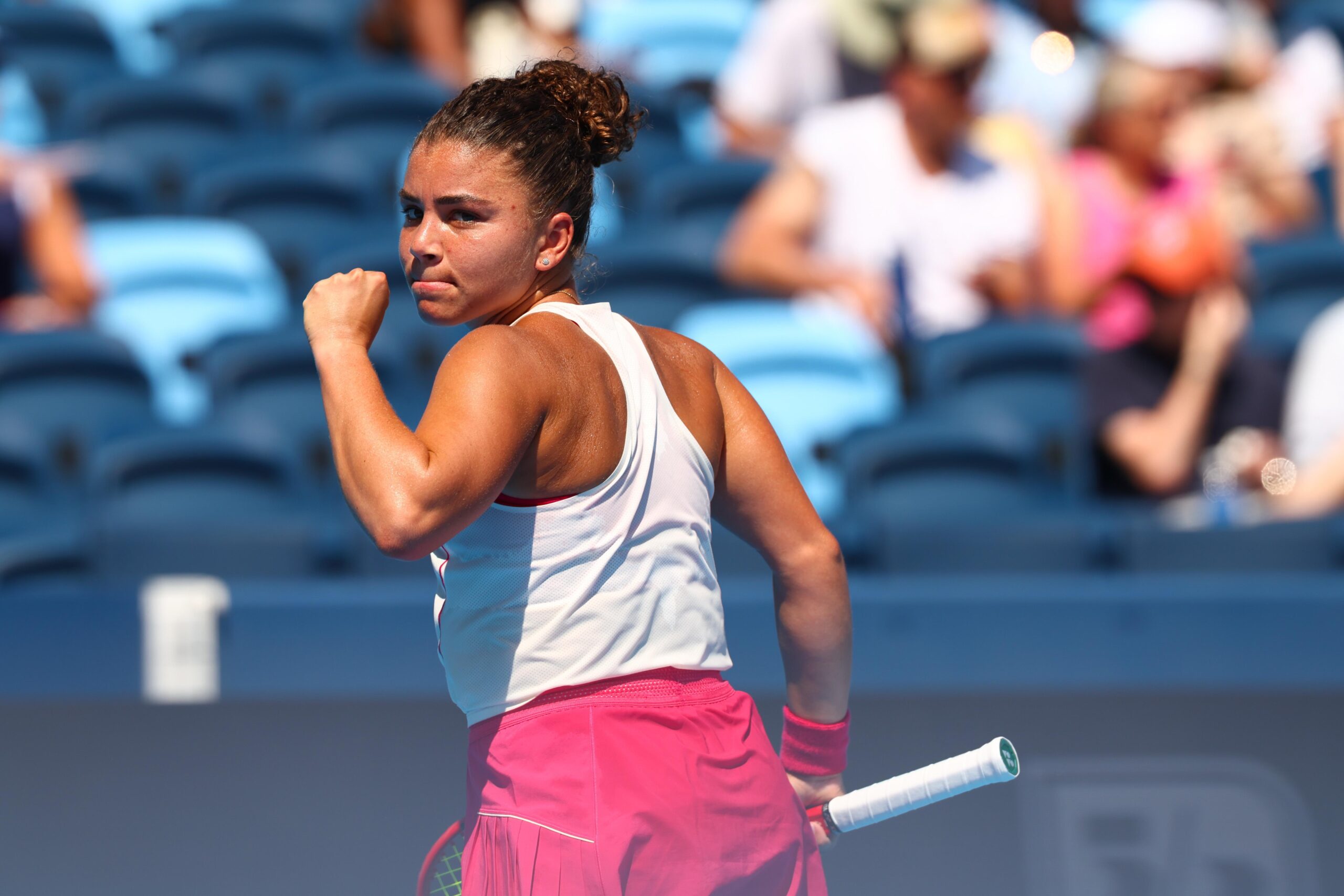 Paolini supera Krejcikova e avança para enfrentar Gauff nas semifinais