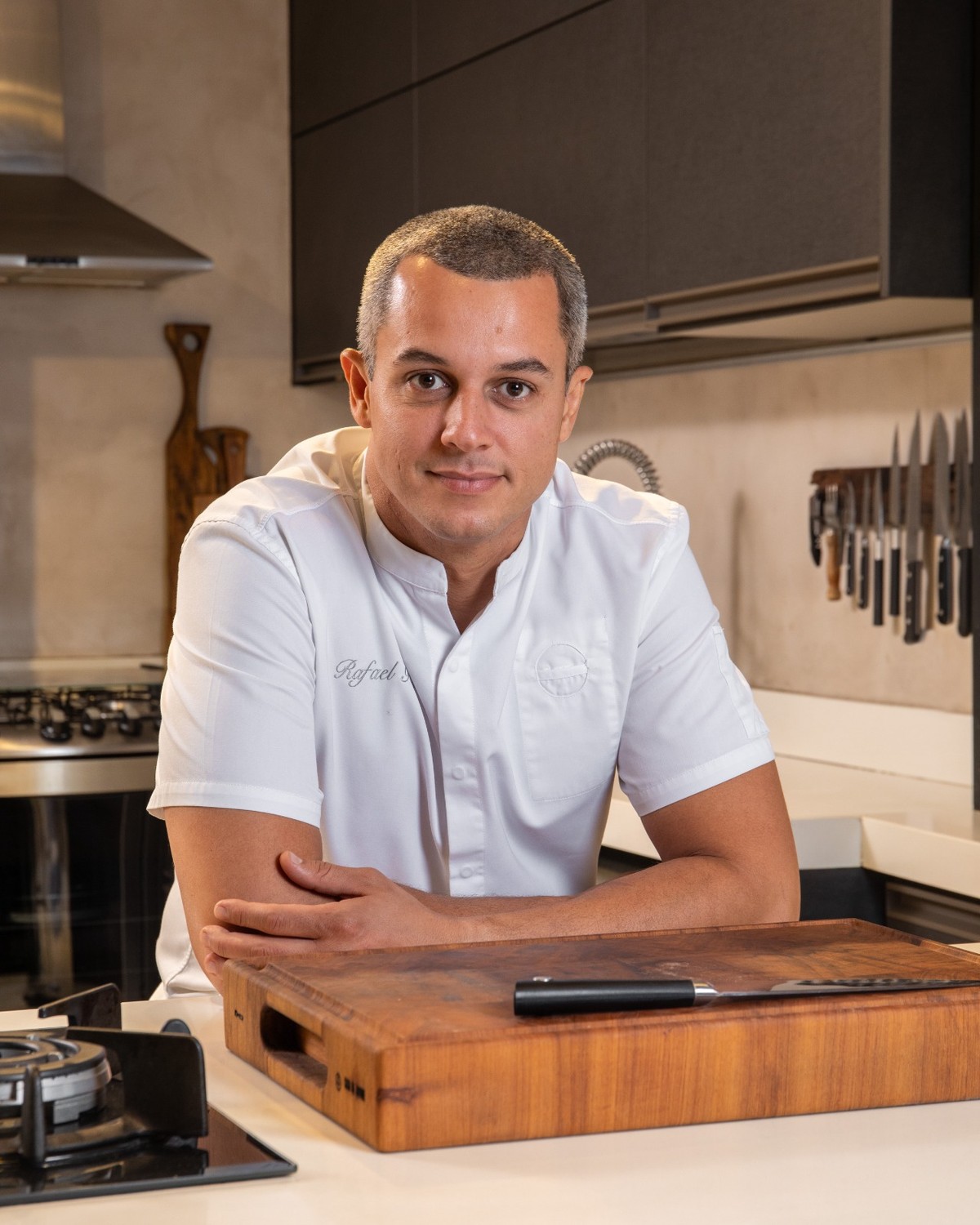 Restaurante Tiara, de Rafa Gomes, encerra atividades nesta quinta-feira