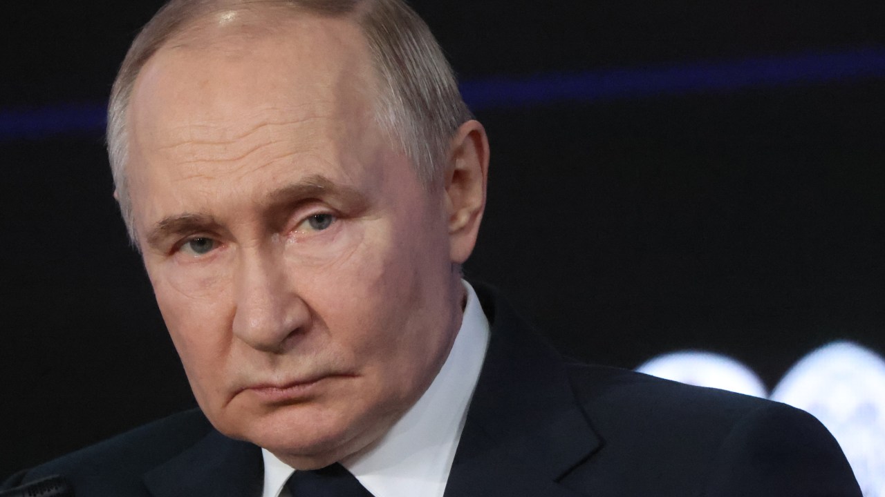 Kremlin pede cautela após Trump posicionar submarinos nucleares perto da Rússia