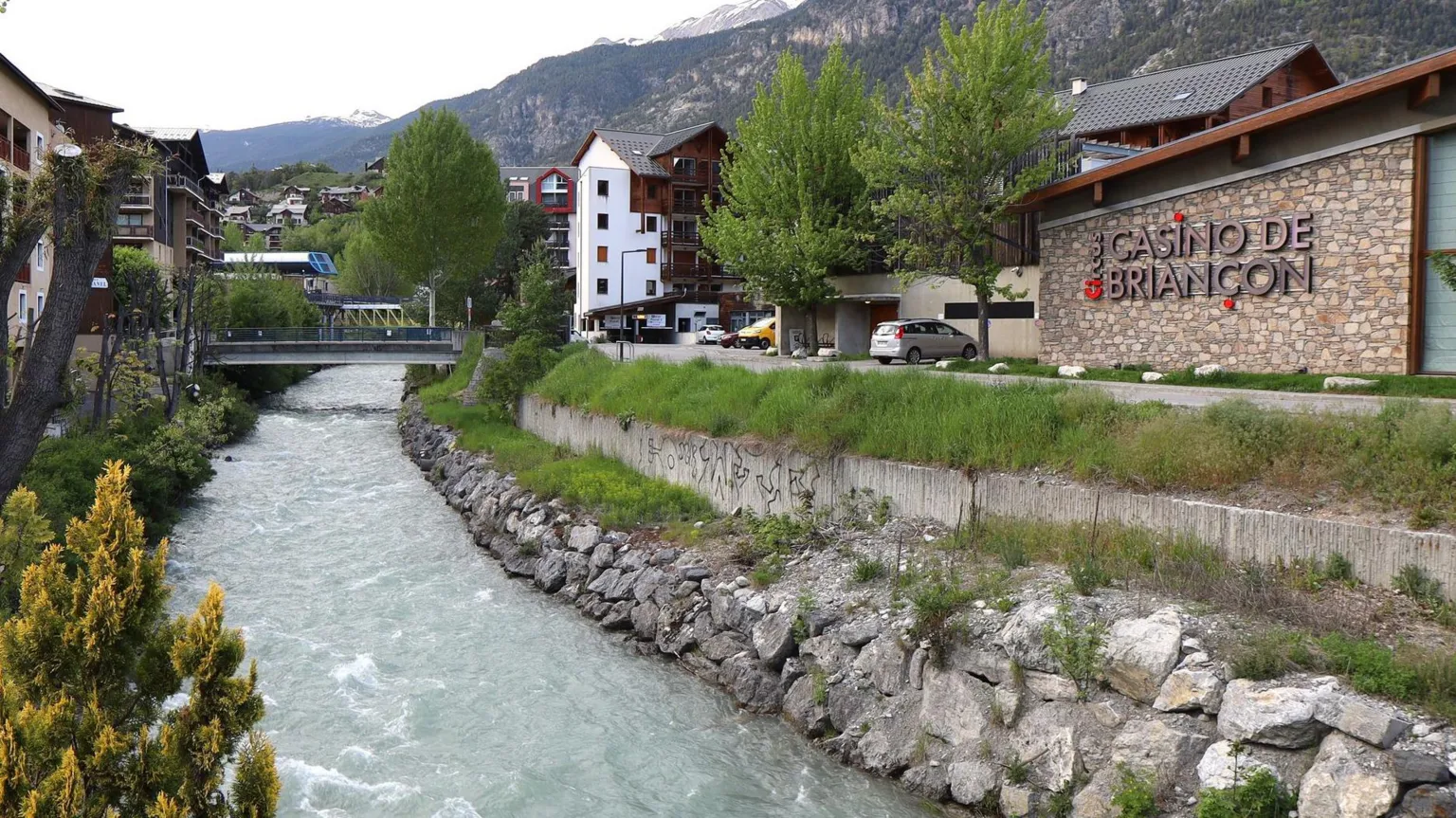 Mulher britânica morre em acidente de rafting nos Alpes franceses