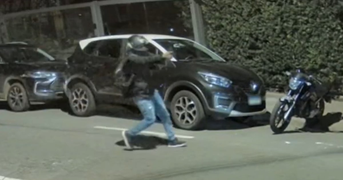 Bandido saiu correndo e atirando na Rua Gomes de Carvalho, na Vila Olímpia; mulher foi baleada. (Foto: Reprodução/Câmera de Segurança/Gabriel)