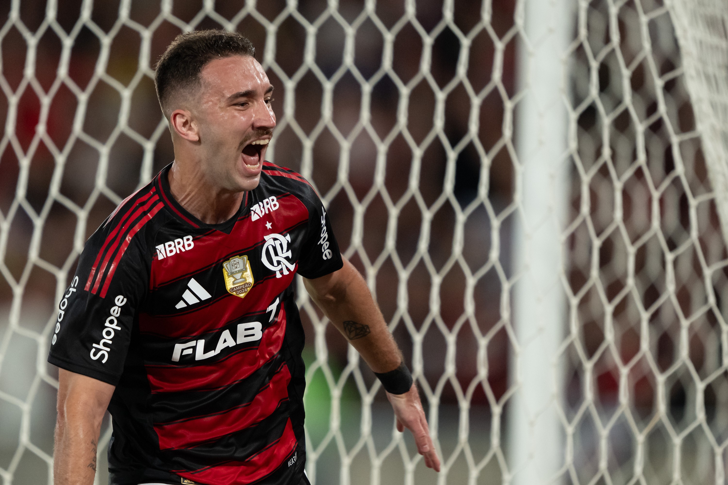 Flamengo rejeita proposta por Léo Ortiz e mantém defesa intacta