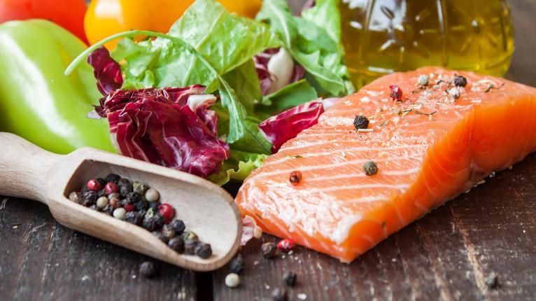 Seletividade alimentar no autismo não é uma simples questão de preferência (Foto: Shutterstock)
