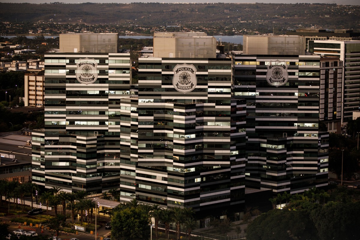Inquéritos sigilosos da PF garantem segurança a familiares de Lula
