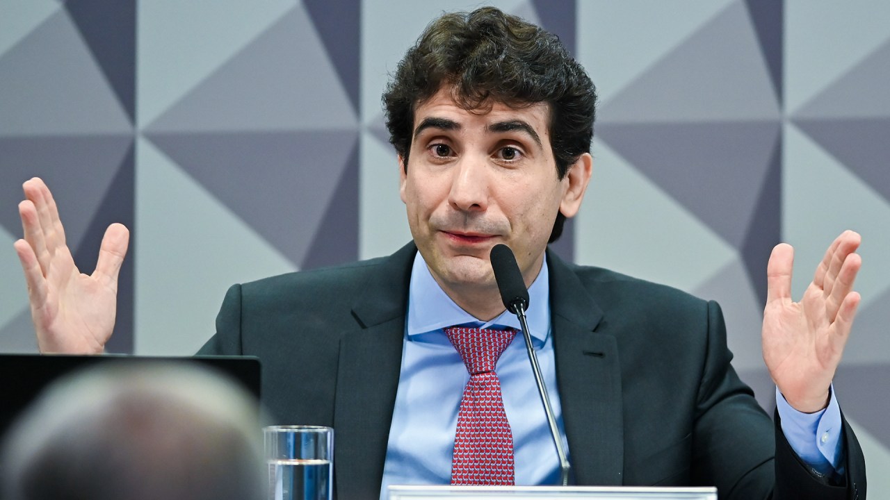 Banco Central encerra alta de juros, mas desafios econômicos permanecem