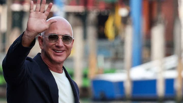 Jeff Bezos nomeia ex-chefe da Alexa para liderar fundo de US$ 10 bilhões para a Terra