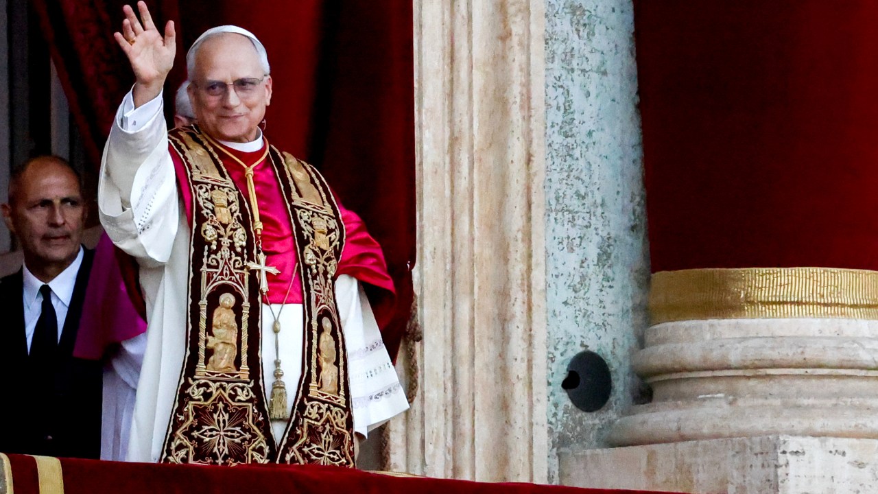 LEÃO XIV - Novo papa é de Chicago, nos Estados Unidos, cidade com uma rivalidade histórica no esporte (Foto: Alessia Pierdomenico/Bloomberg/Getty Images)