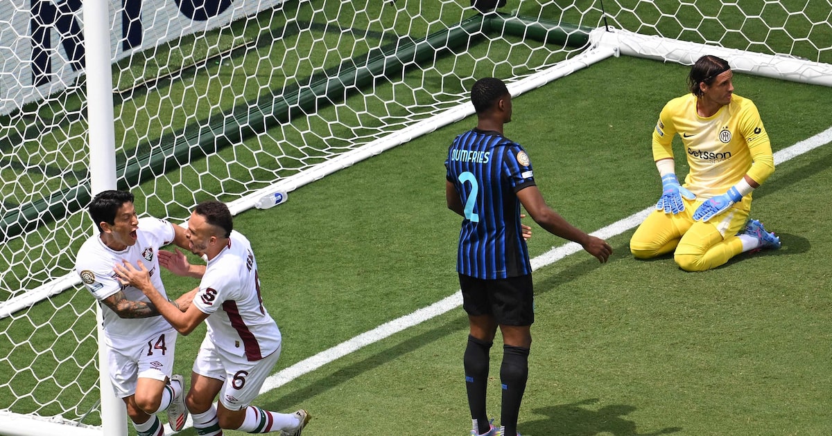 Futebol se torna símbolo de igualdade democrática em um mundo desigual
