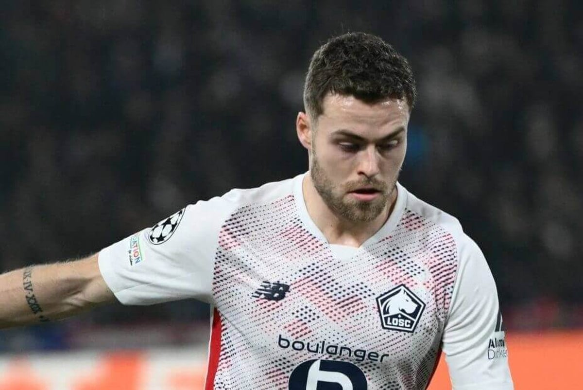 Leeds United se aproxima da contratação do lateral-esquerdo Gabriel Gudmundsson
