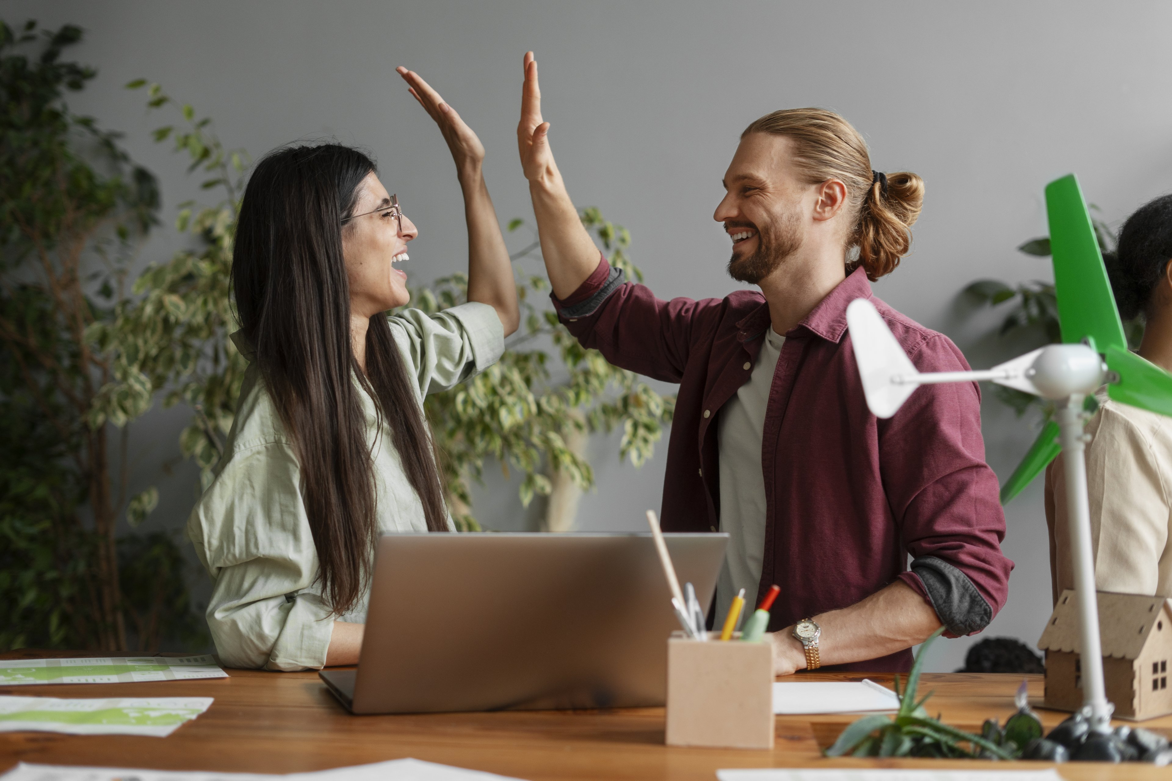 Empresas brasileiras adotam IA para melhorar a saúde mental no ambiente de trabalho