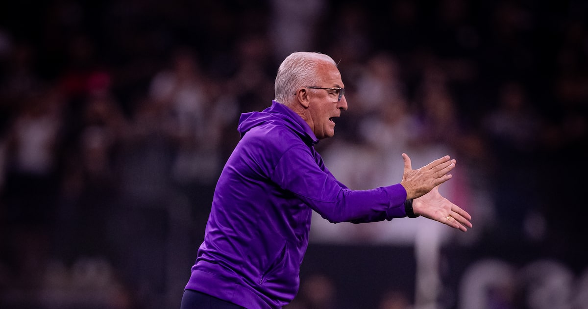 Dorival planeja aprimorar criação de jogadas do Corinthians com retornos importantes