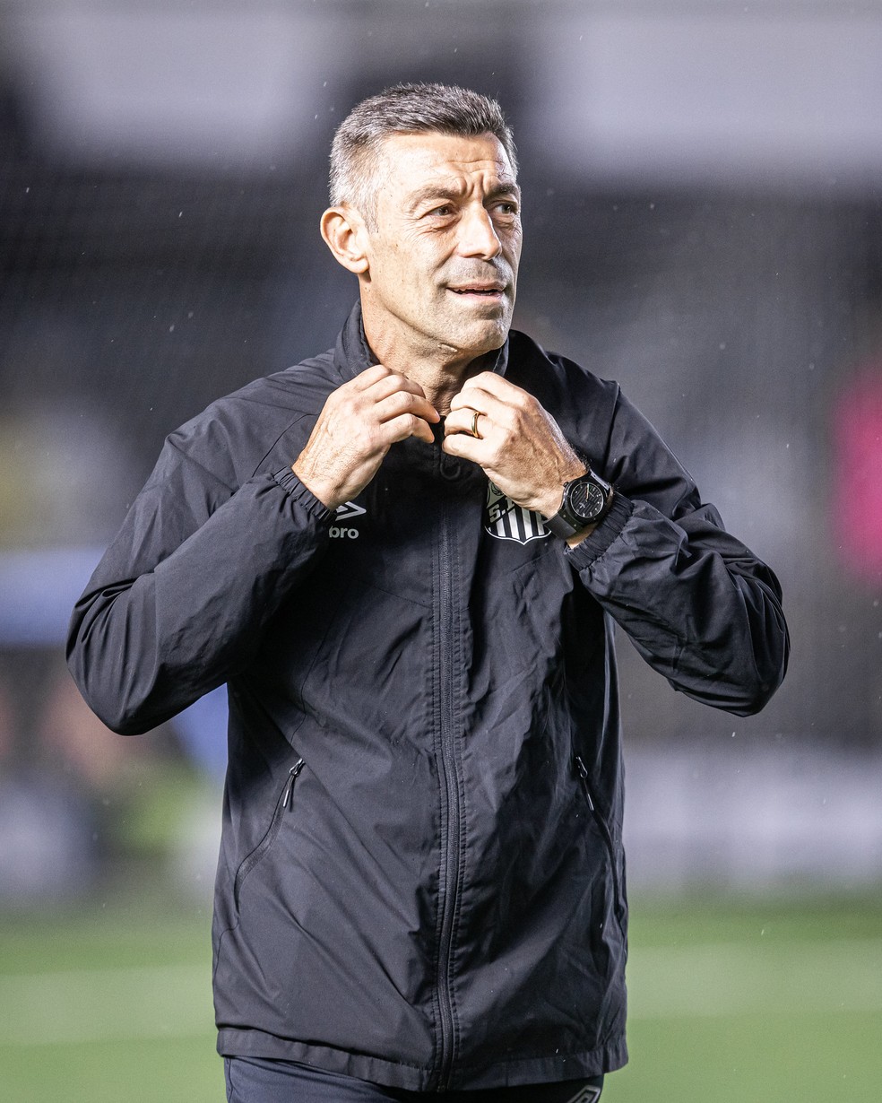 Pedro Caixinha, do Santos, contra o Bahia (Foto: Raul Baretta/ Santos FC)