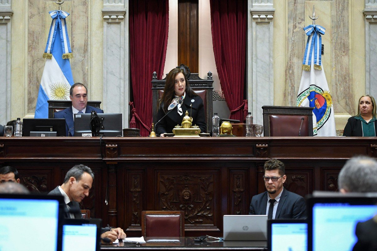 Milei chama vice de 'traidora' após aprovação de aumento nas aposentadorias no Senado