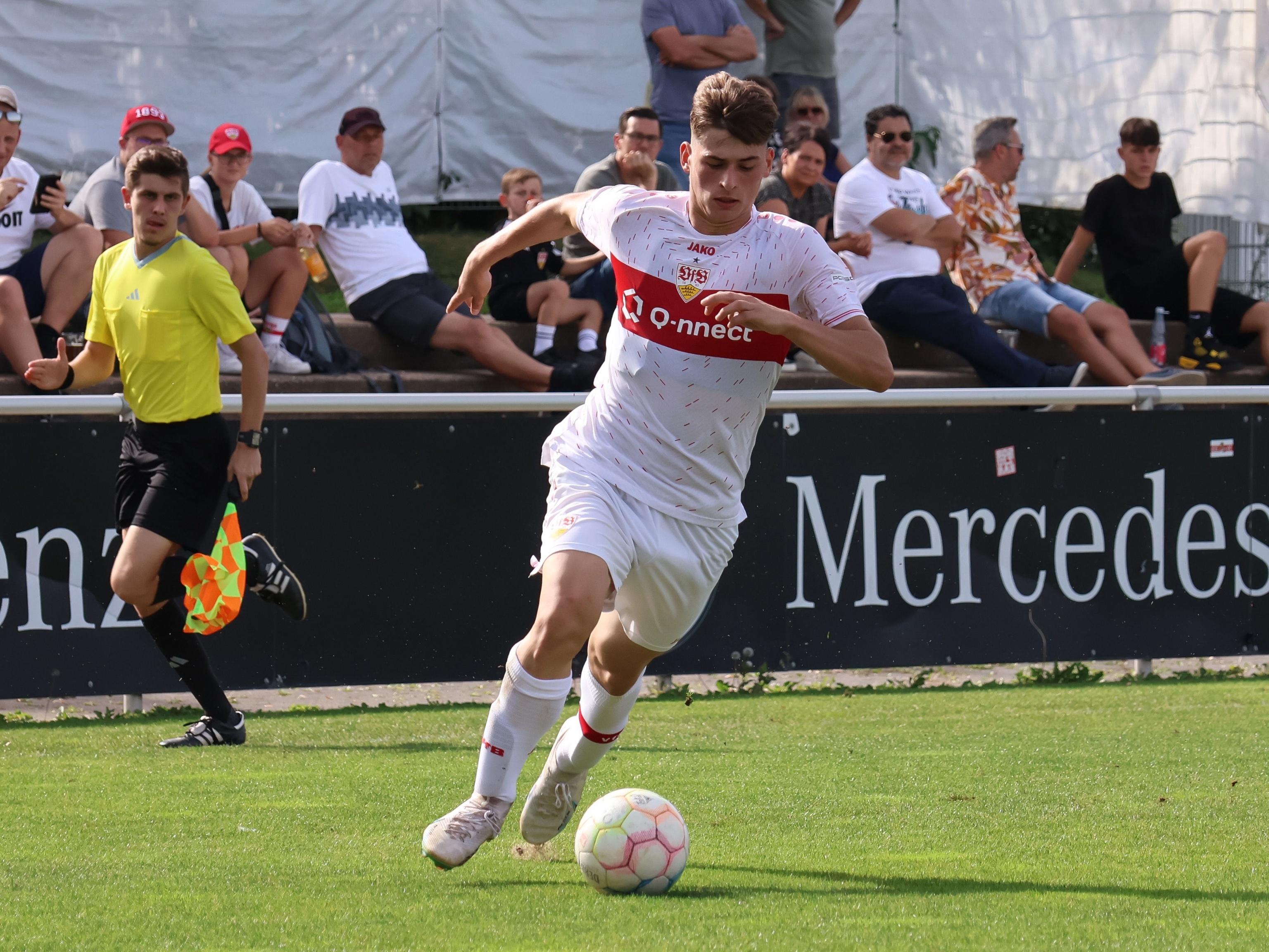 São Paulo busca atacante do Stuttgart e se encanta com jovem promessa de Cotia