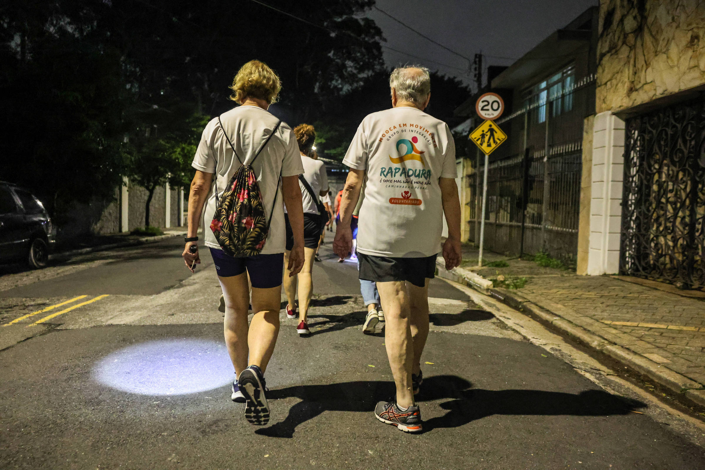 Caminhar 7.000 passos diários diminui risco de câncer, revela pesquisa