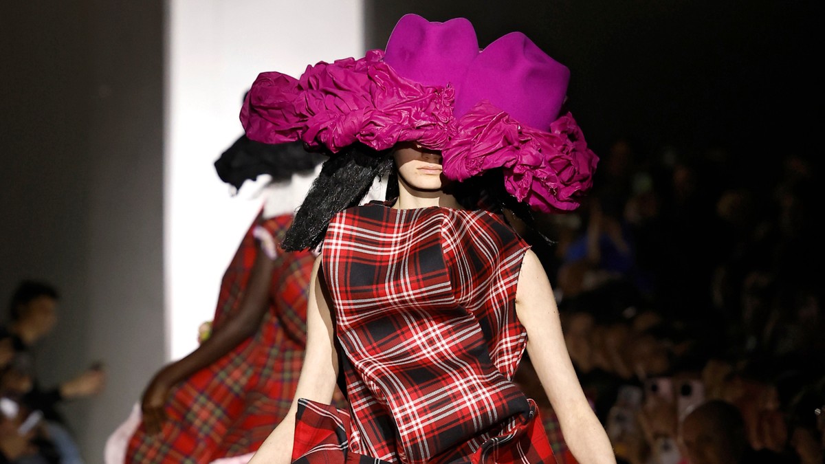 Comme des Garçons inaugura loja no Brasil e reafirma sua relevância no mercado de luxo