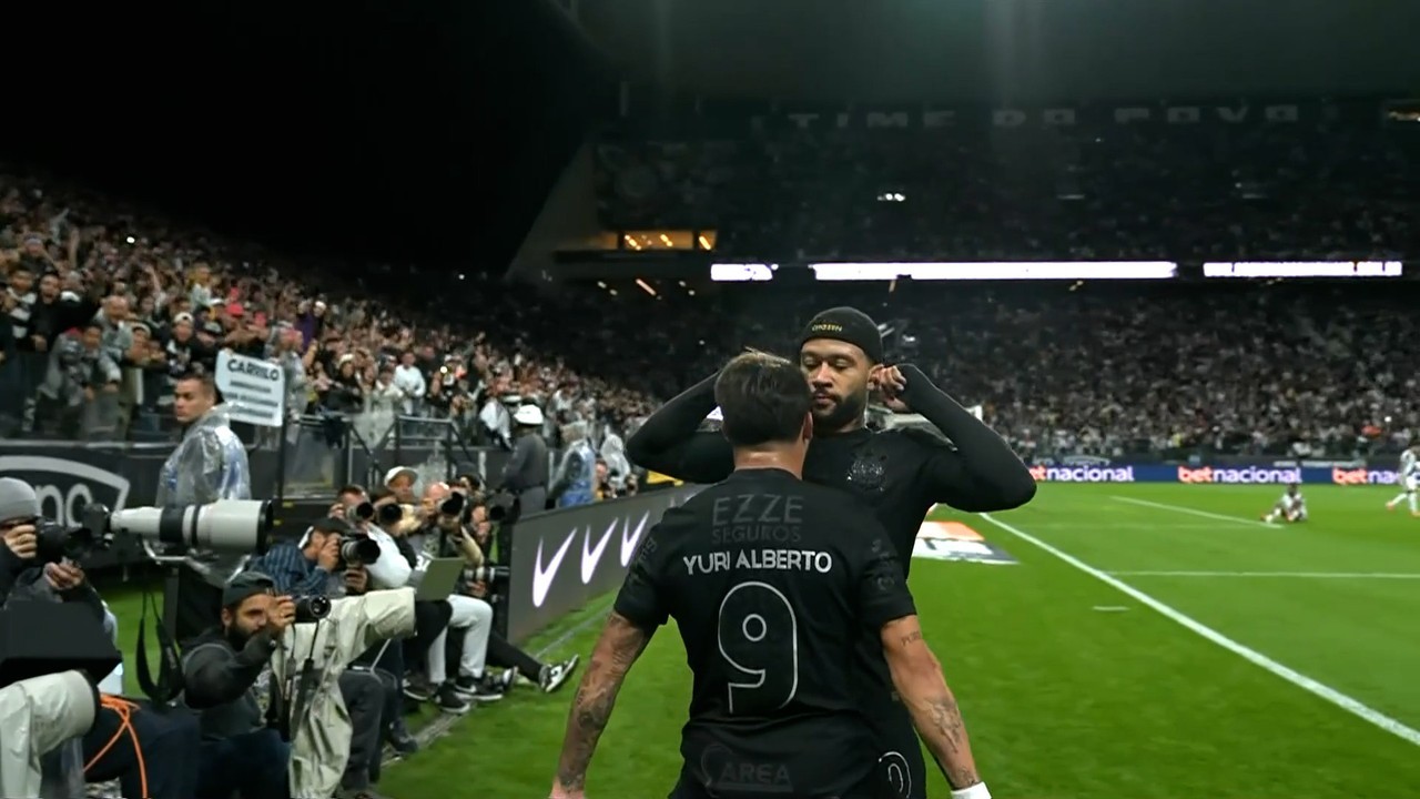Memphis virou preocupação para o duelo de terça (Foto: Marcos Ribolli)