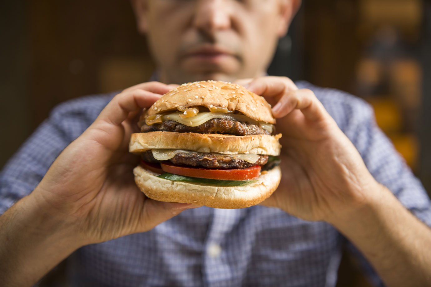 Tarifa de Trump elevará preços de Big Mac e Starbucks nos Estados Unidos