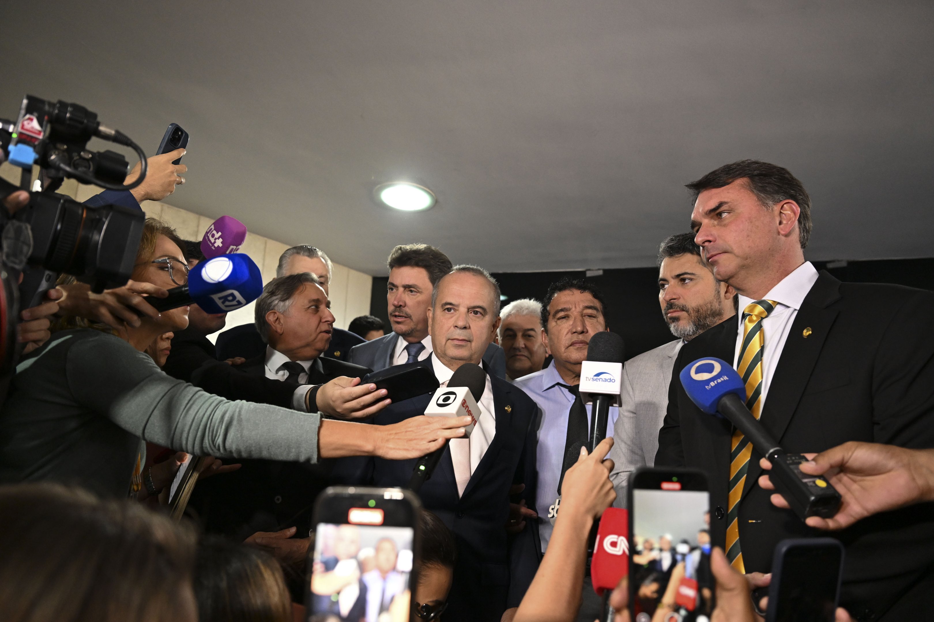 Oposição garante 41 senadores para impeachment de Moraes, mas Alcolumbre decide