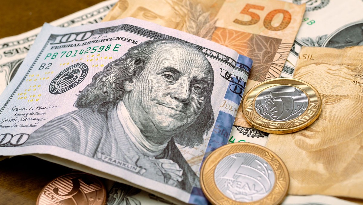 Imagem dólar e Real (Foto: Shutterstock)