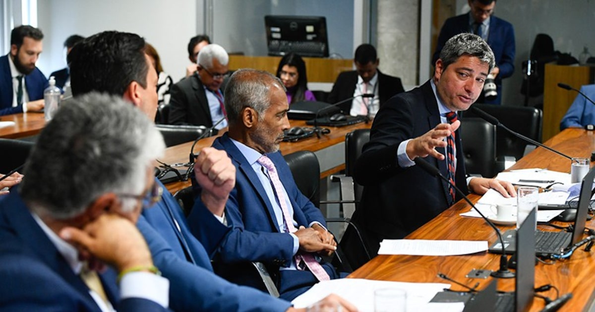 Comissão de Esporte do Senado aprovou PL que restringe propagandas de casas de apostas. (Foto: Carlos Moura/Agência Senado)