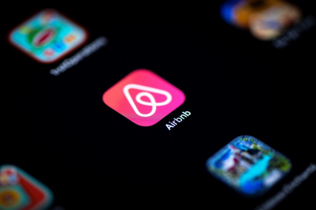 Mulher transforma garagem em Airbnb e fatura US$ 35 mil por ano