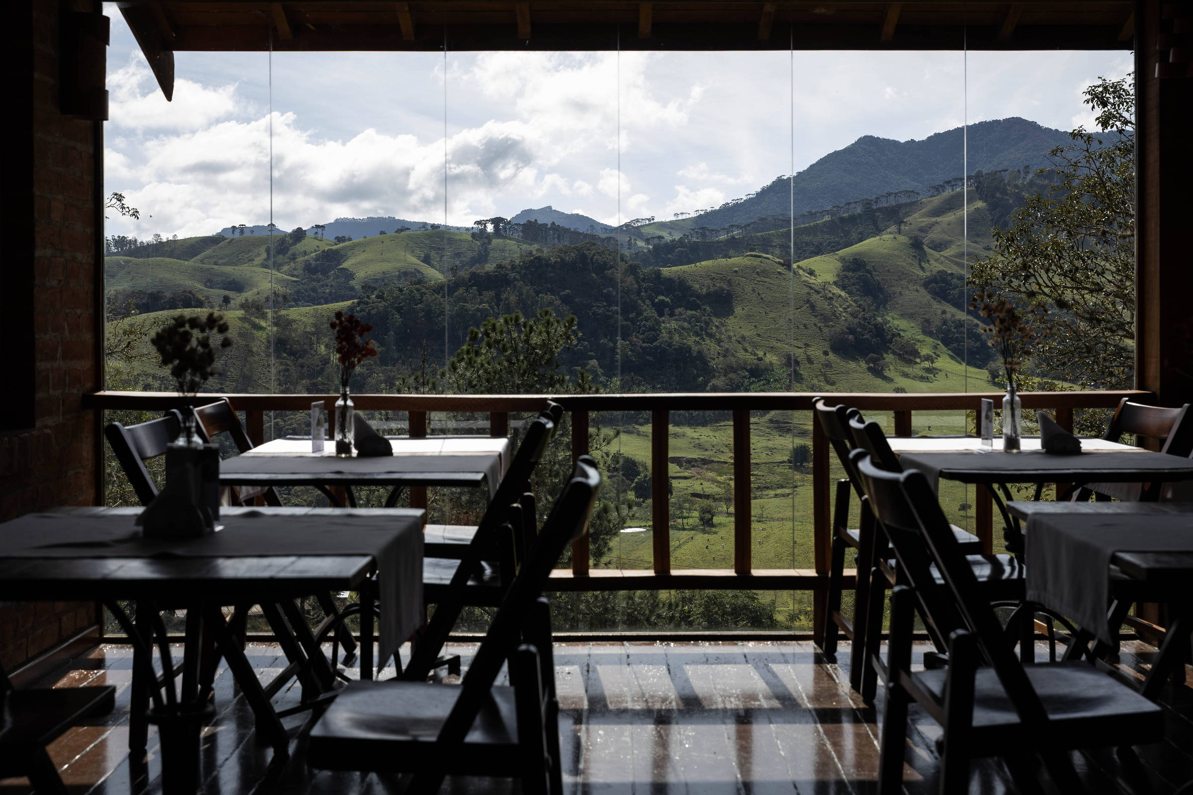 Serra da Mantiqueira atrai visitantes com festival de vinícolas e parques recreativos