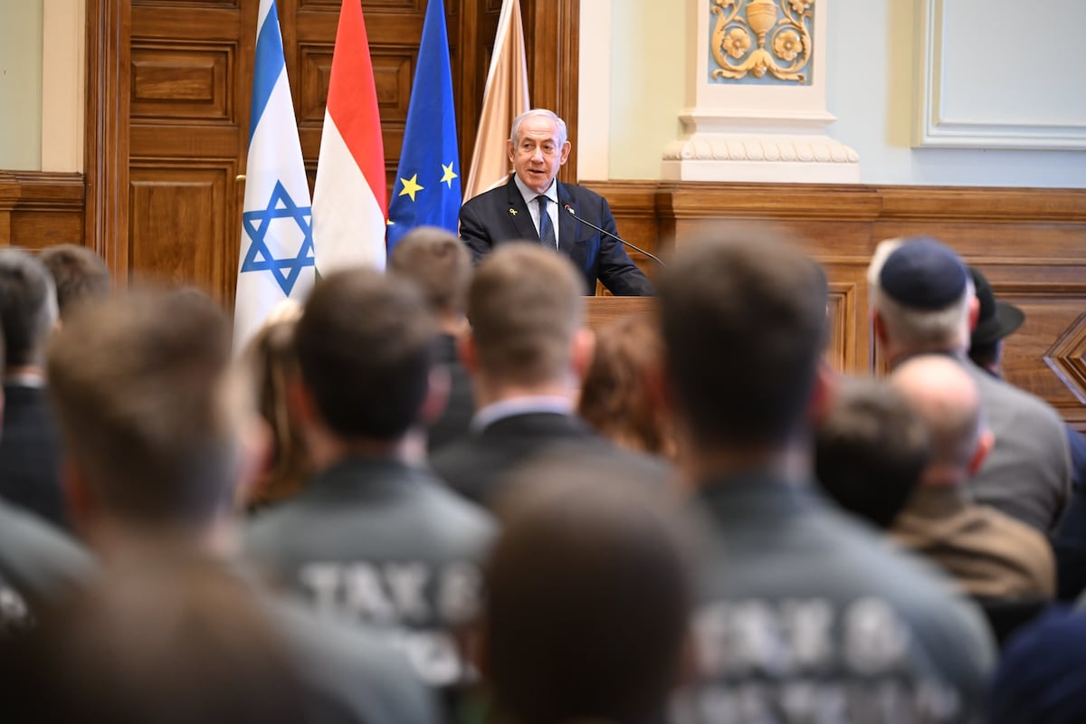 Benjamín Netanyahu, neste sábado em Hungria, após receber um homenagem na Universidade de Budapest. (Foto: DPA via Europa Press)