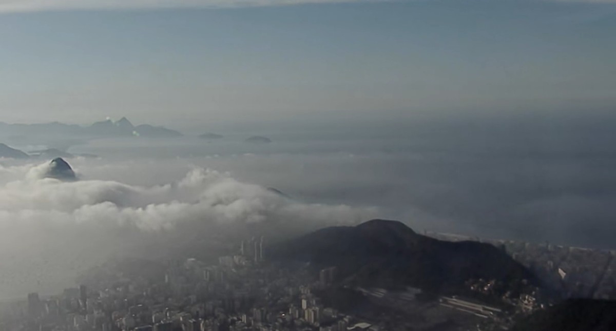 Névoa transforma o Rio e previsão indica temperatura de até 30°C nesta quinta-feira