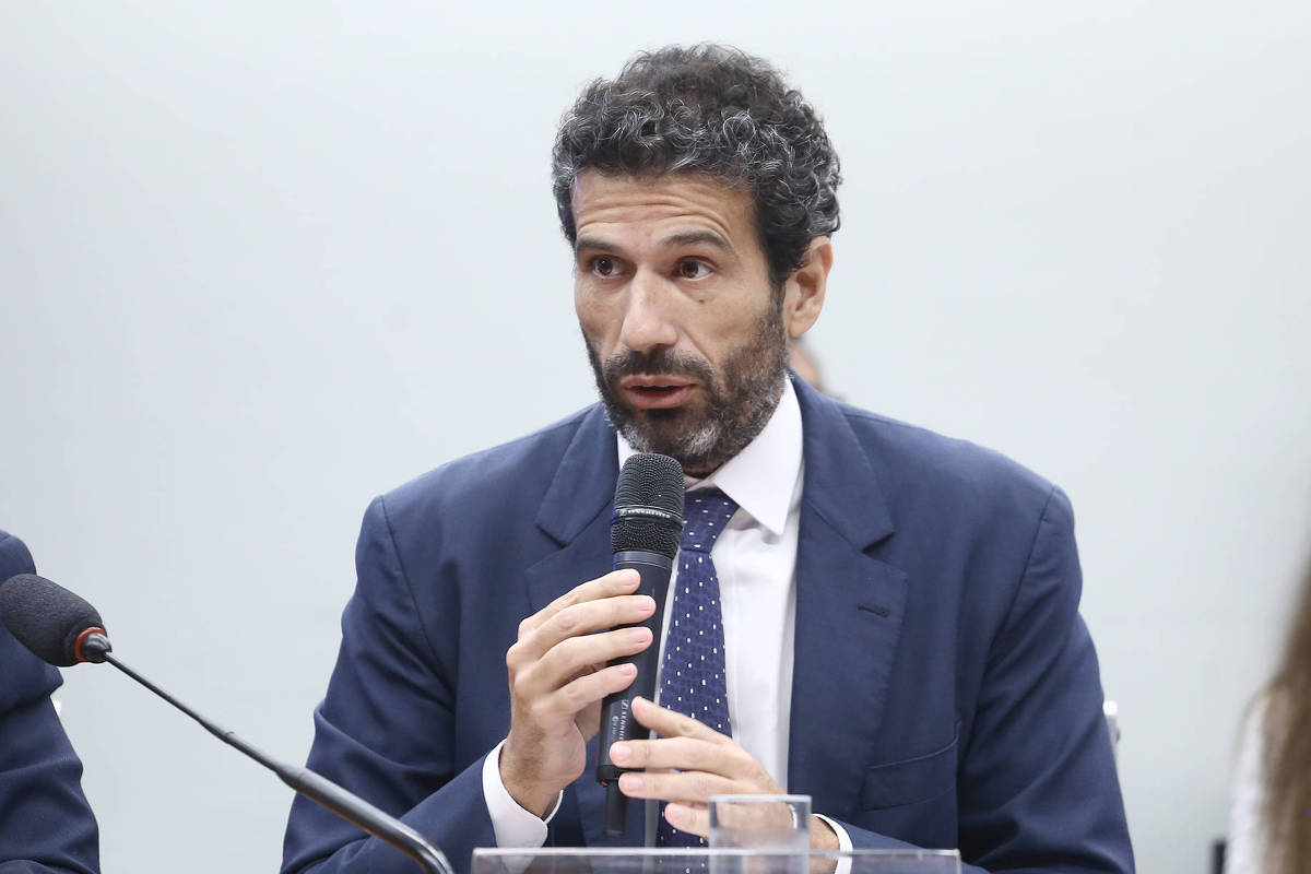 Municípios enfrentam perdas de até R$ 9,5 bilhões com correção da tabela do IR
