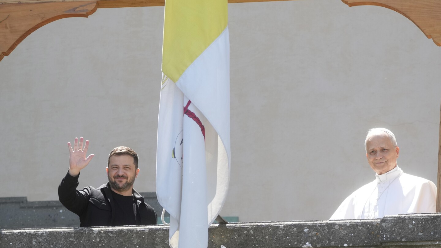 Zelensky e Papa Leão XIV discutem Vaticano como sede de negociações de paz