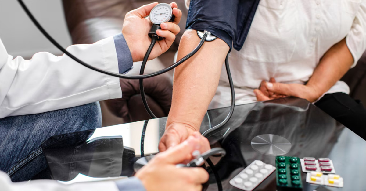 Três em cada dez hipertensos seguem tratamento, apesar de 90% afirmarem que sim