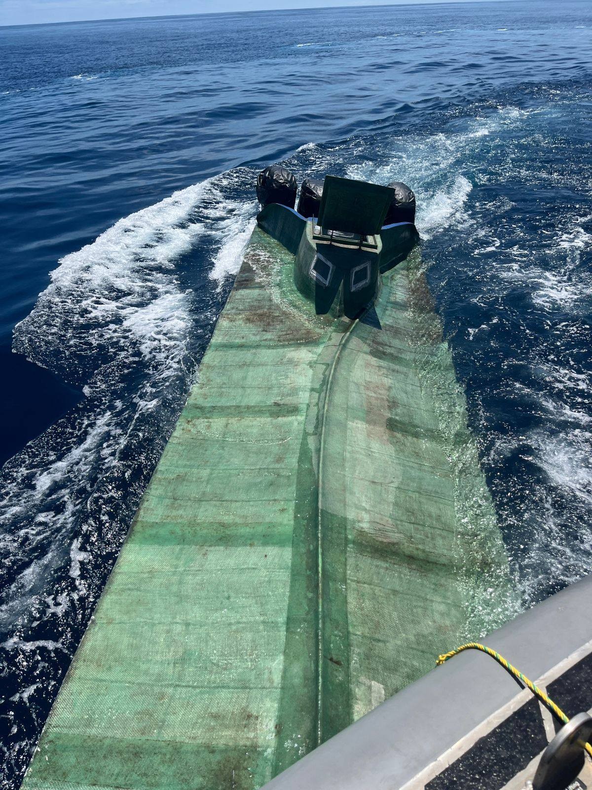 Marinha da Colômbia encontrou narcossubmarino com três toneladas de cocaína. (Foto: Divulgação)