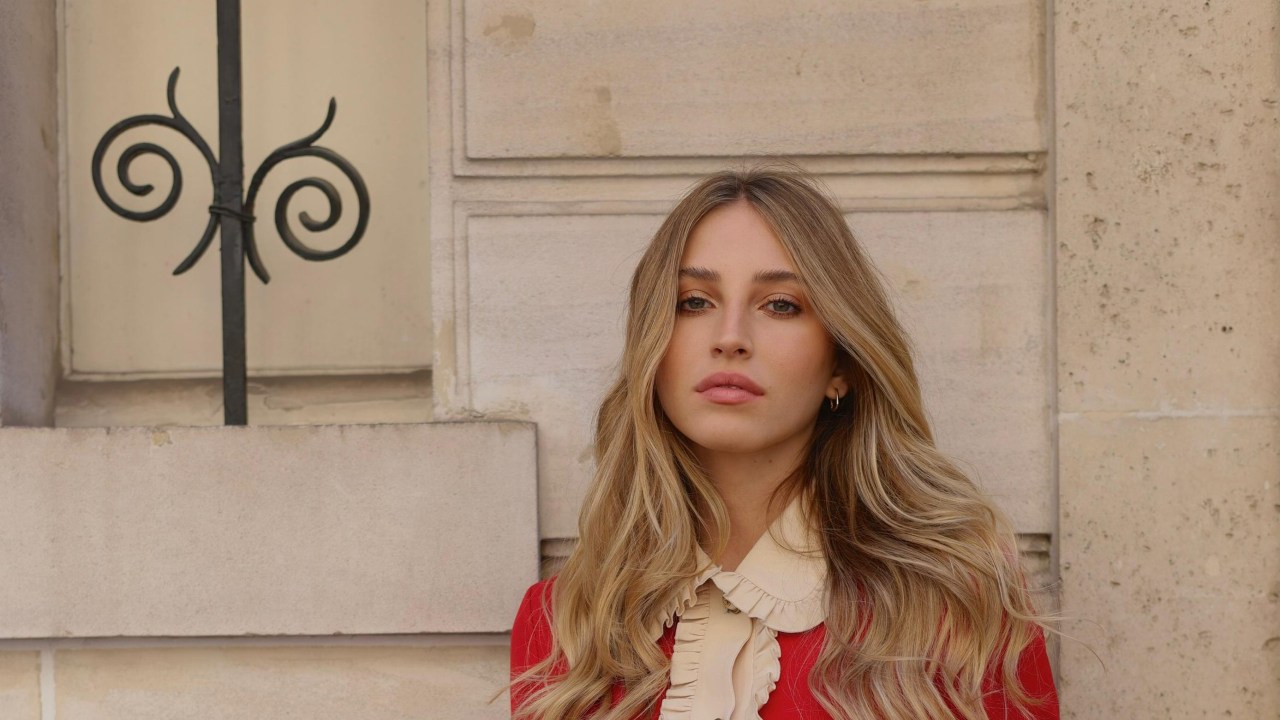Brasileira sem seguidores se destaca como influenciadora em Paris