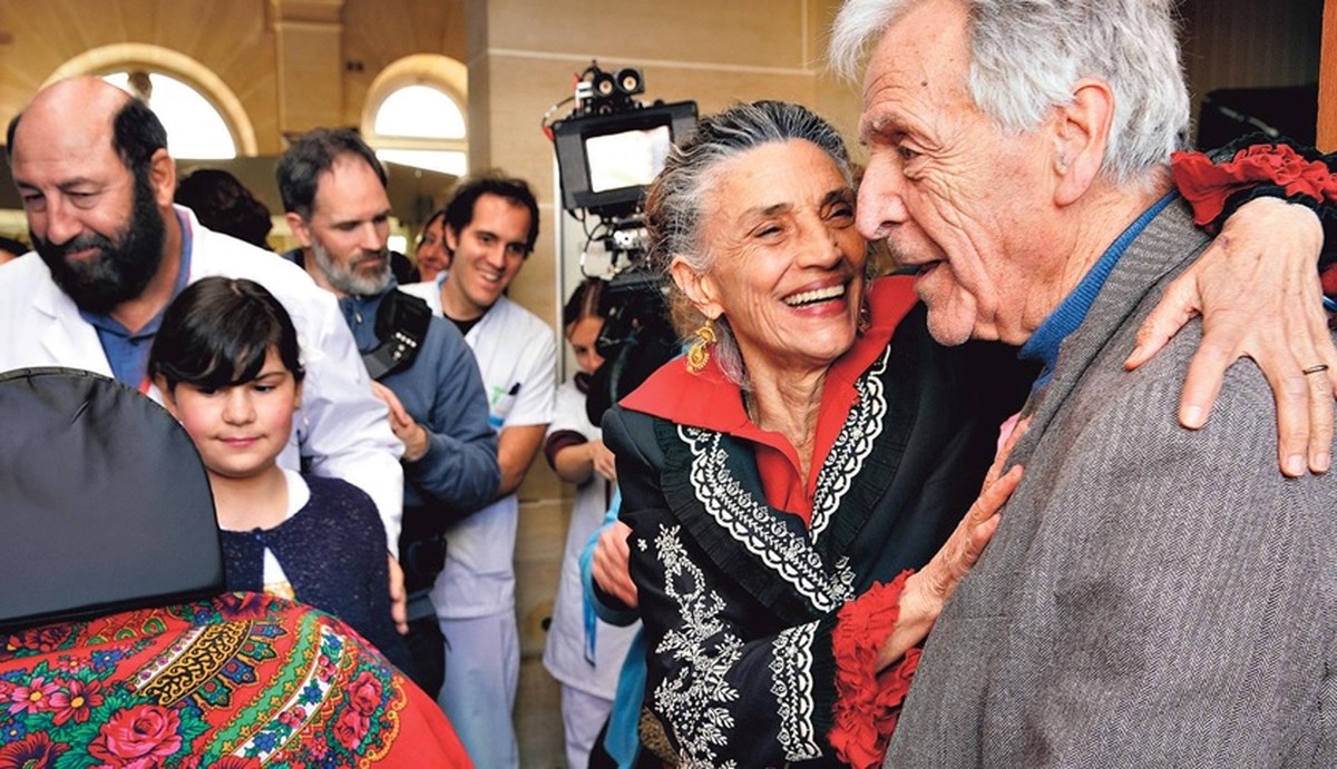 Costa-Gavras explora a morte com sensibilidade em novo filme aos 92 anos