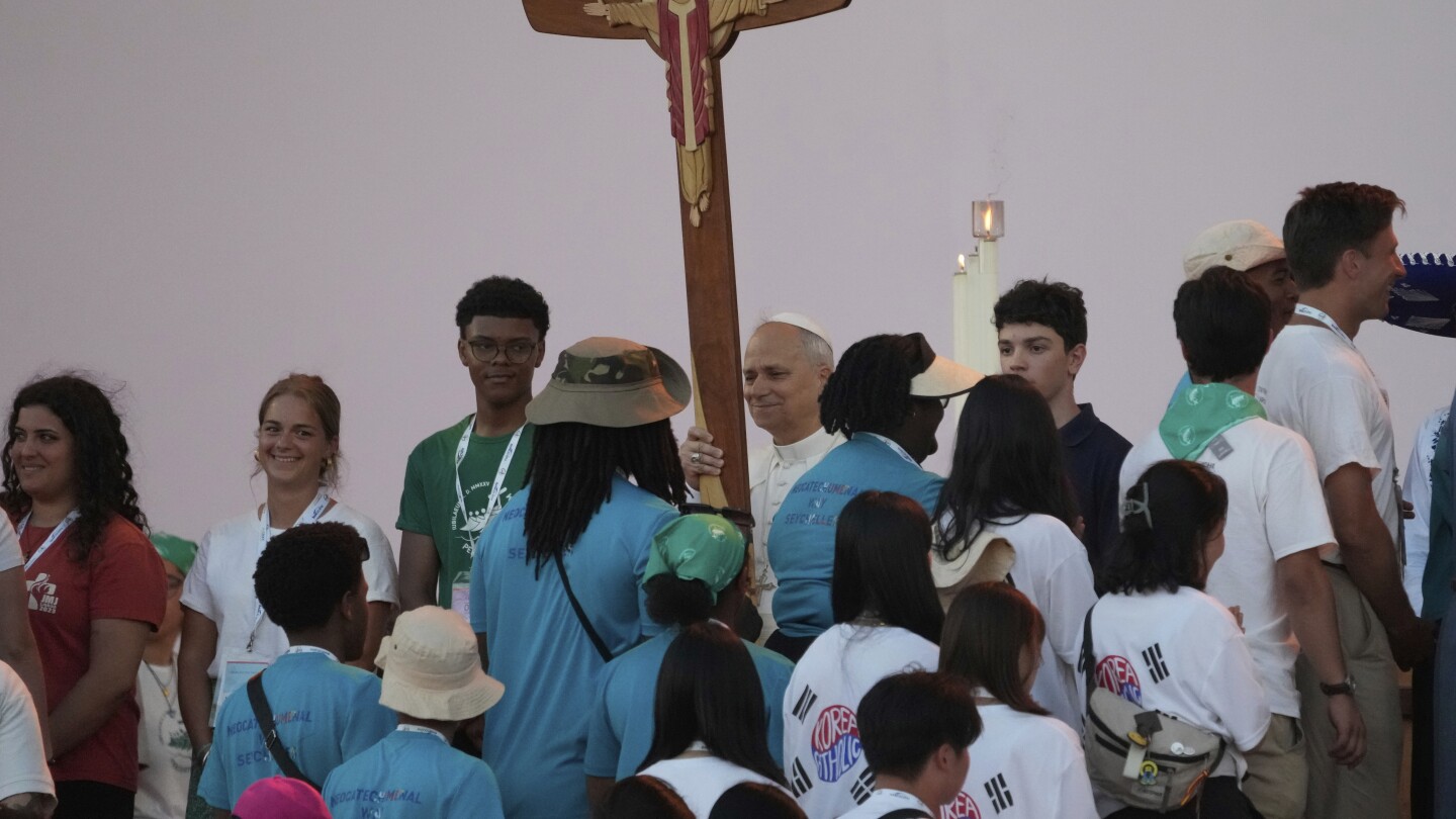 Jovens católicos celebram com entusiasmo festival da juventude no Ano Santo